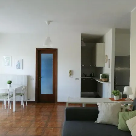 Casetta Con Terrazza Como