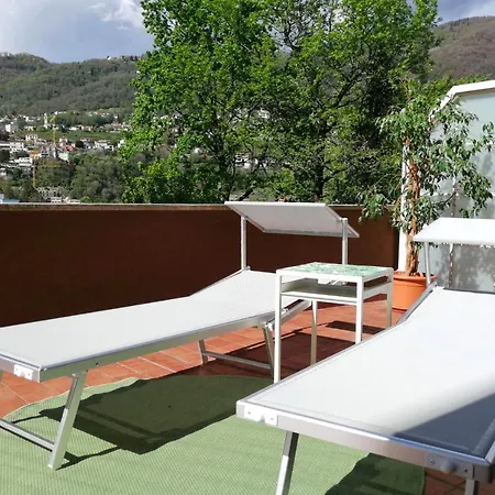 Casetta Con Terrazza Como